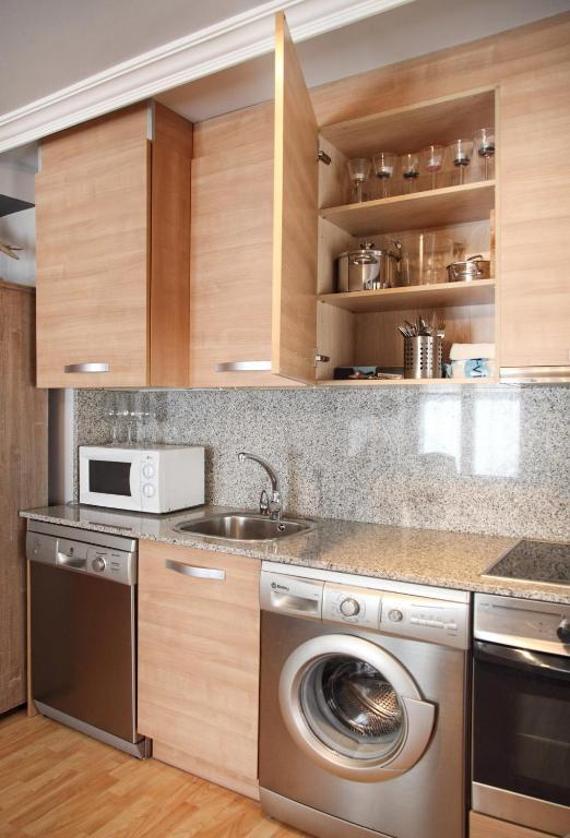 Apartamentos Alcoba de Baco Barbastro Ruang foto